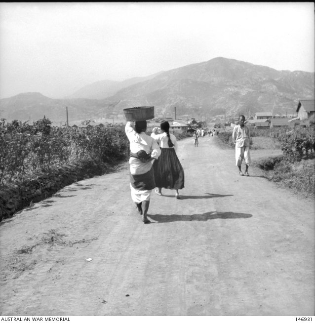Korean refugees walking toward Daegu during the Korean War