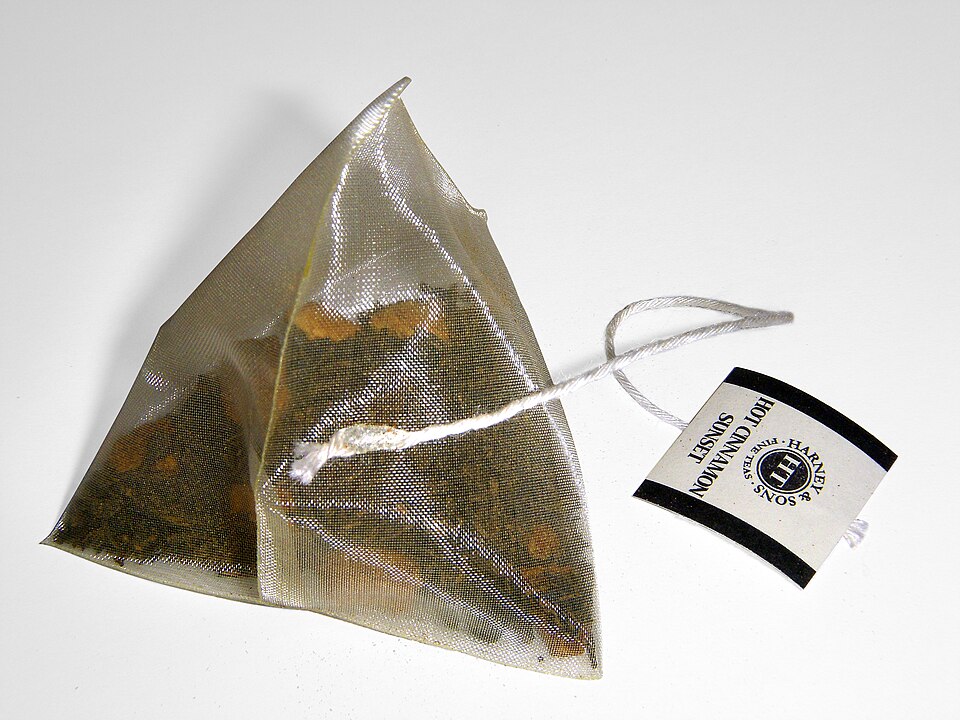 A pyramidal silk tea bag