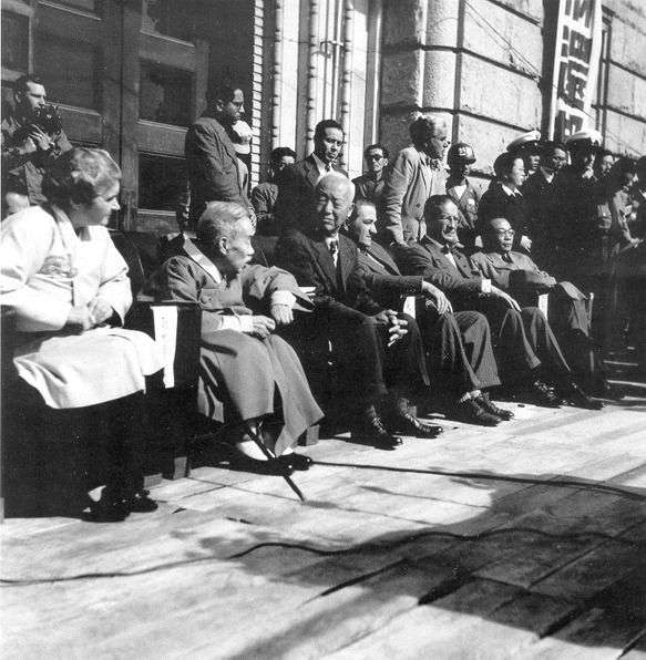 Francesca Donner Rhee seated beside Syngman Rhee and Yi Si-yeong at an event in the autumn of 1950